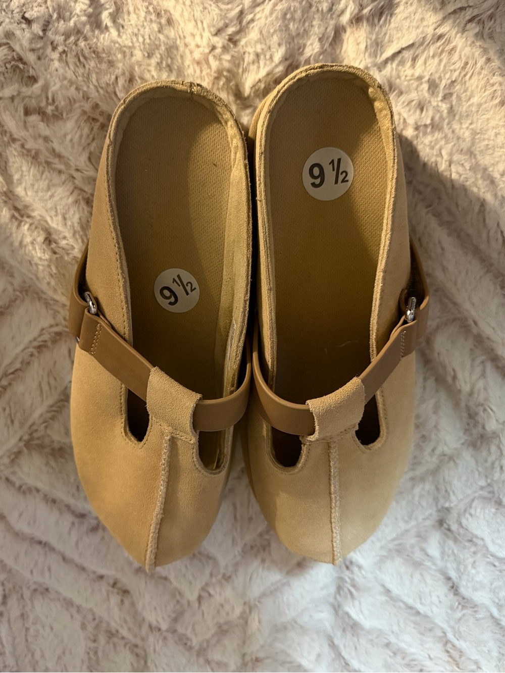UGG Goldenstar Platform Clog